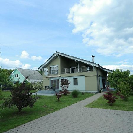 Sentis Hotell Uzjhorod Exteriör bild