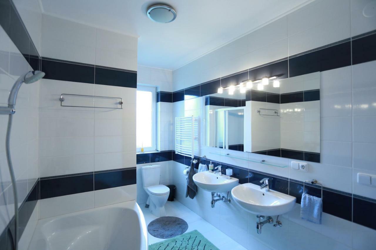 Sentis Hotell Uzjhorod Exteriör bild