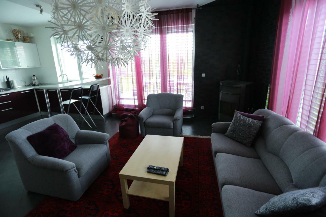 Sentis Hotell Uzjhorod Exteriör bild