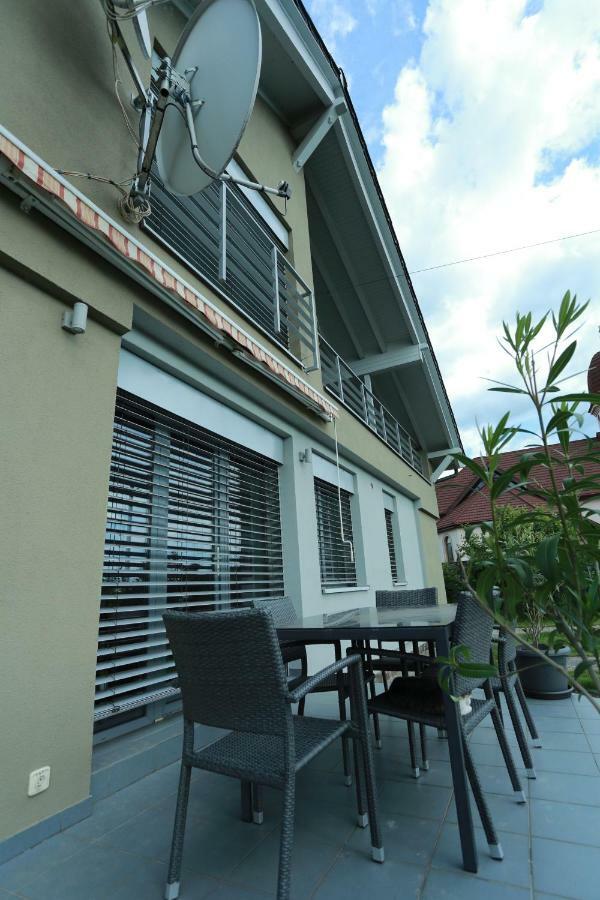 Sentis Hotell Uzjhorod Exteriör bild