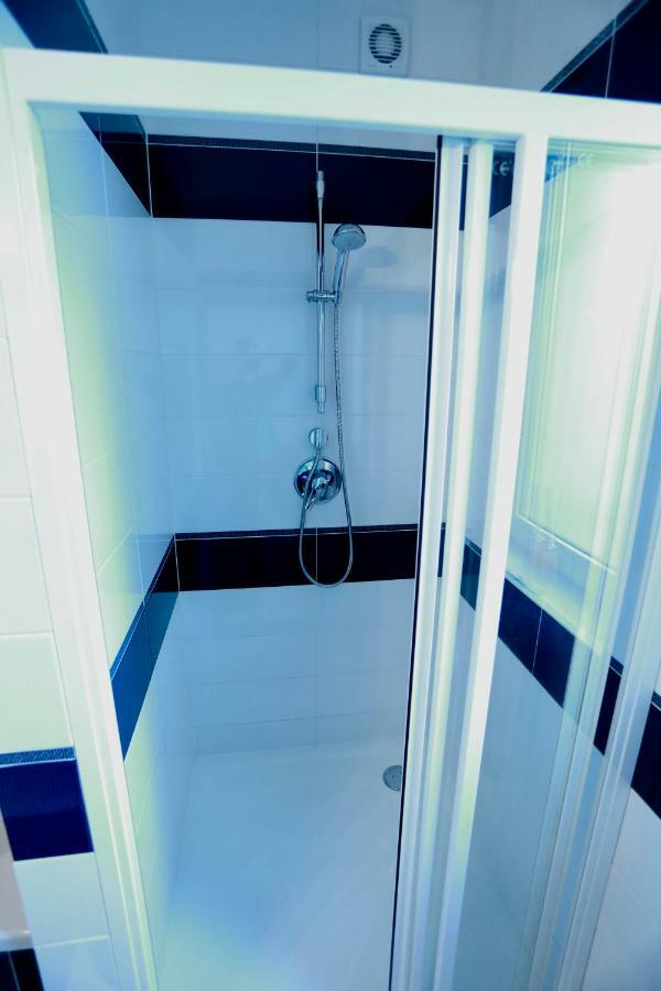 Sentis Hotell Uzjhorod Exteriör bild