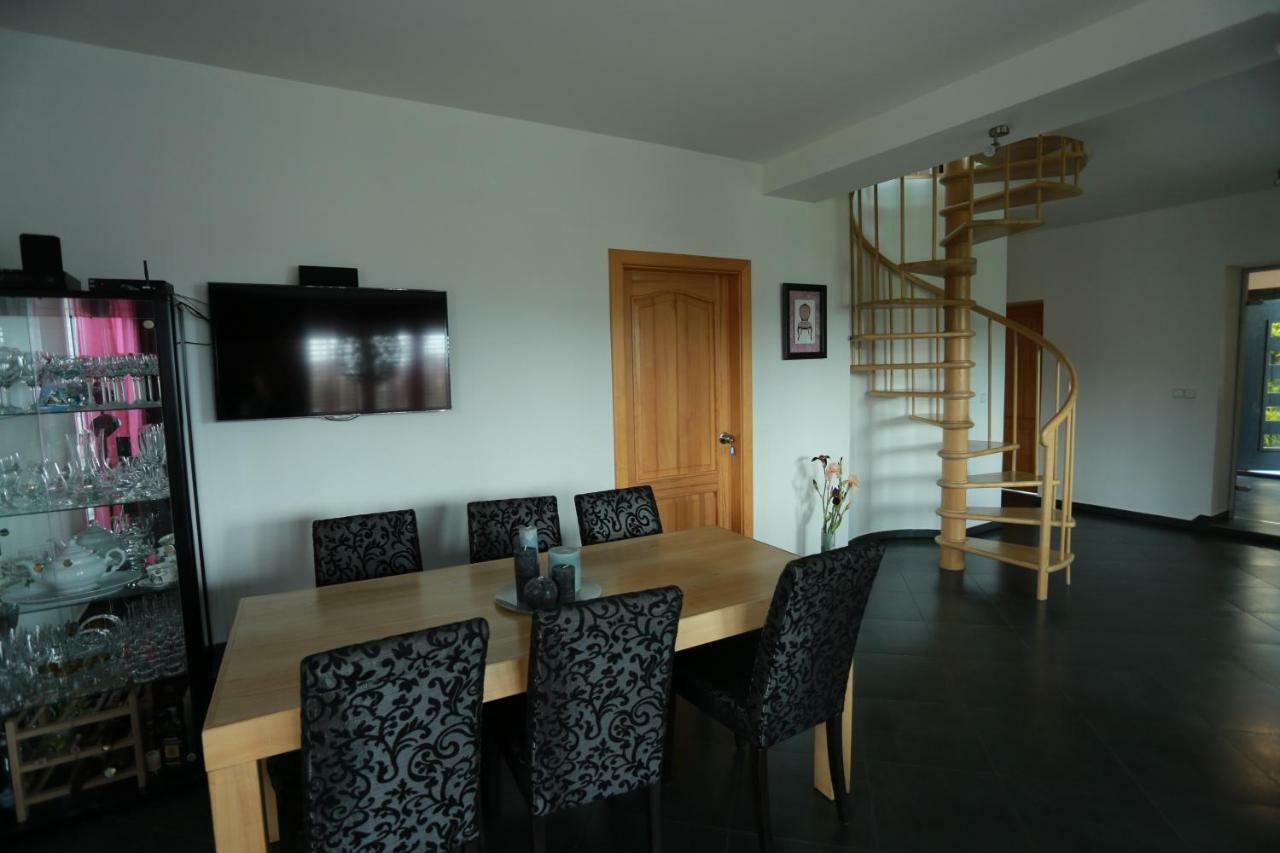 Sentis Hotell Uzjhorod Exteriör bild